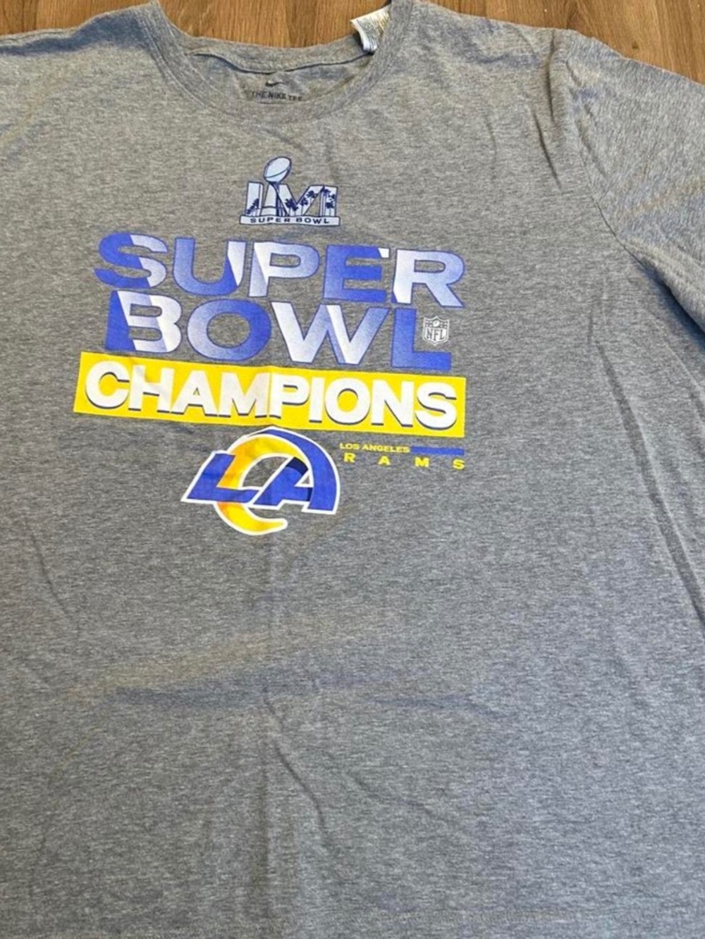 Los Angels rams Nike shirt large